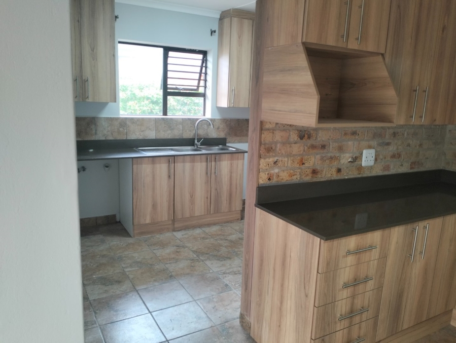 To Let 5 Bedroom Property for Rent in Island View Western Cape
